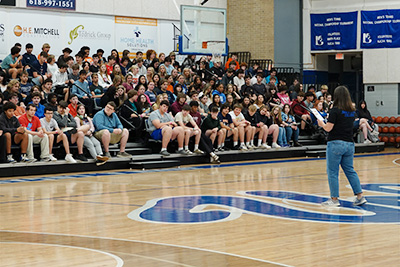 Manager of Dual Credit and Partnerships Abby Porter welcomes over 350 high school sophomores to JALC.